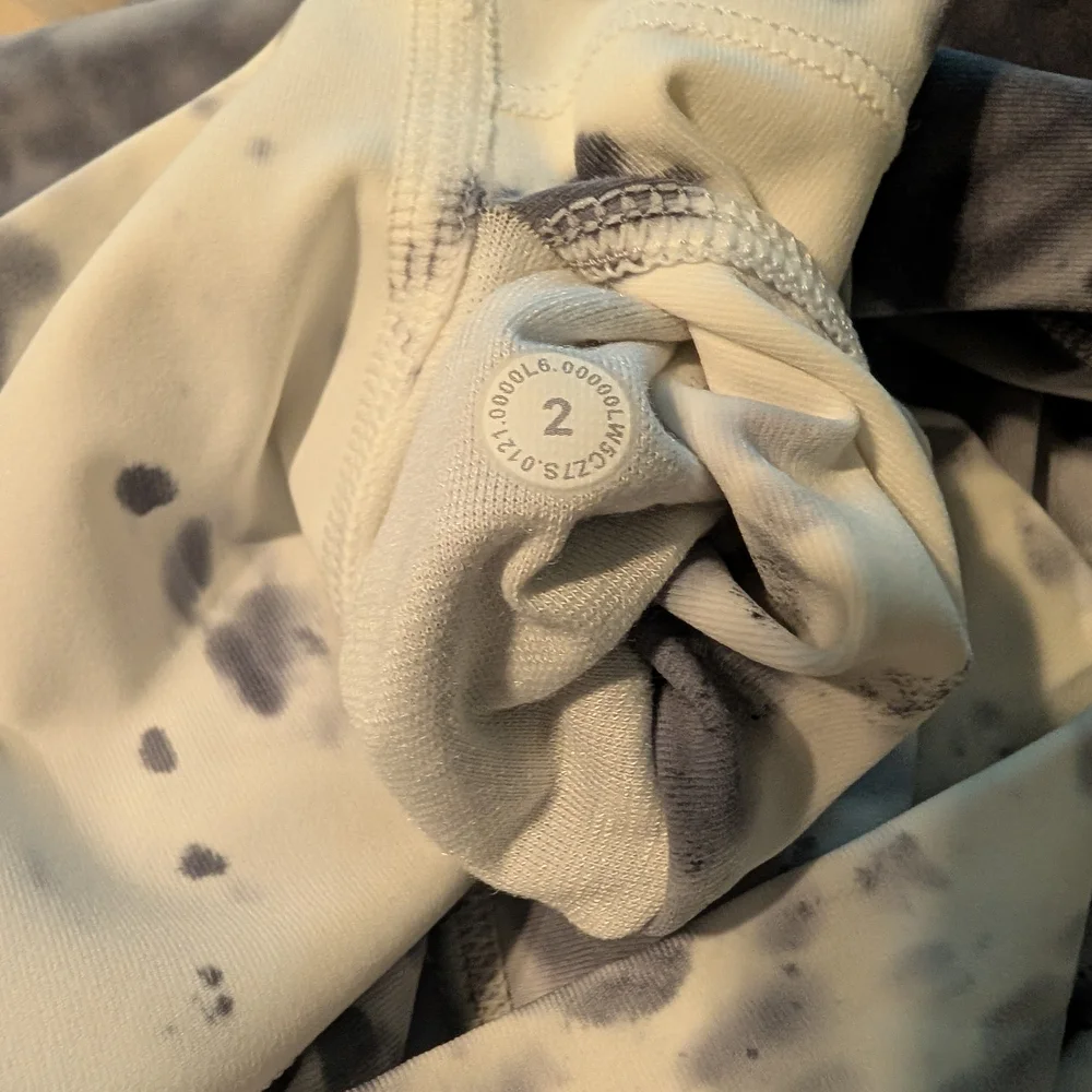 Lululemon Wunder Under High-Rise Tight 25" Luxtreme Size 2 Gray/White Tie Dye - Picture 9 of 9